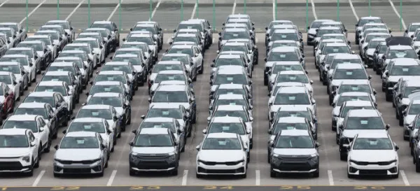 ▲15일 경기도 평택항에 수출용 자동차가 세워져 있다. (연합뉴스)